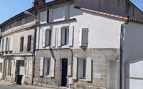 Maison De Charme 19Eme Renovee Proche Angouleme, Ideale Famille, Equipement Complet, Animaux Acceptes - Fr-1-653-181